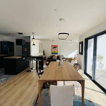 8 Pers A Avec Piscine Chauffee Et Clim - Fr-1-791-44 Villa *