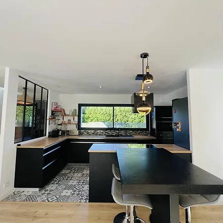 8 Pers A Avec Piscine Chauffee Et Clim - Fr-1-791-44 Βίλα